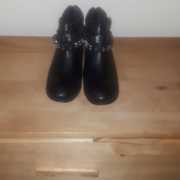 Black leather booties - Picture 1 of 3